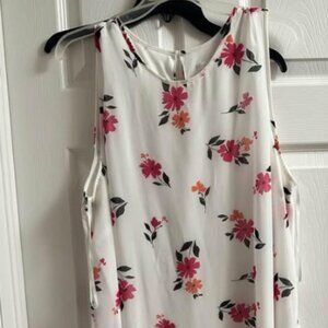 white with pink flowers size 18